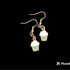 NWOT Cupcake Earrings!